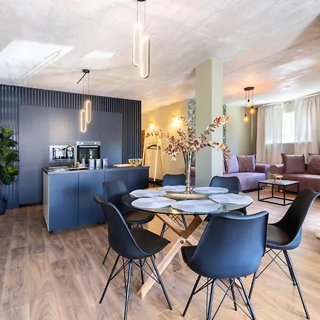 Amazing In With Wifi Apartment Podstrana